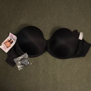 Elegant Black Strapless Bra